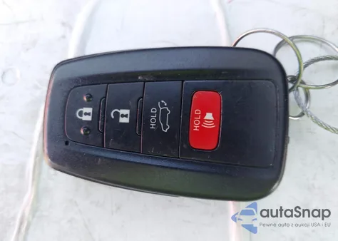 2020 Toyota Rav4 Xle z USA, uszkodzony, nr VIN JTMW1RFV7LJ018587